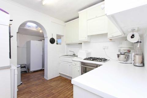 45 Salisbury Road, Walthamstow, London, E17 9JW