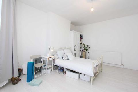45 Salisbury Road, Walthamstow, London, E17 9JW
