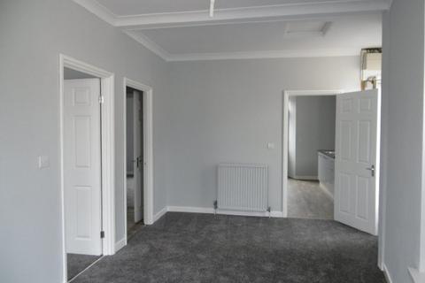 2 bedroom flat to rent - St Austell