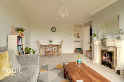 25 Brompton Drive, Erith, DA8 2LR