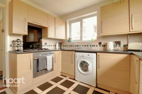 25 Brompton Drive, Erith, DA8 2LR