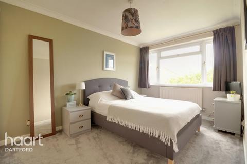 25 Brompton Drive, Erith, DA8 2LR