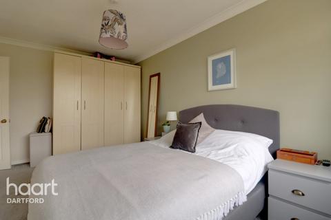 25 Brompton Drive, Erith, DA8 2LR