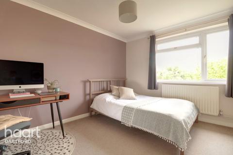 25 Brompton Drive, Erith, DA8 2LR