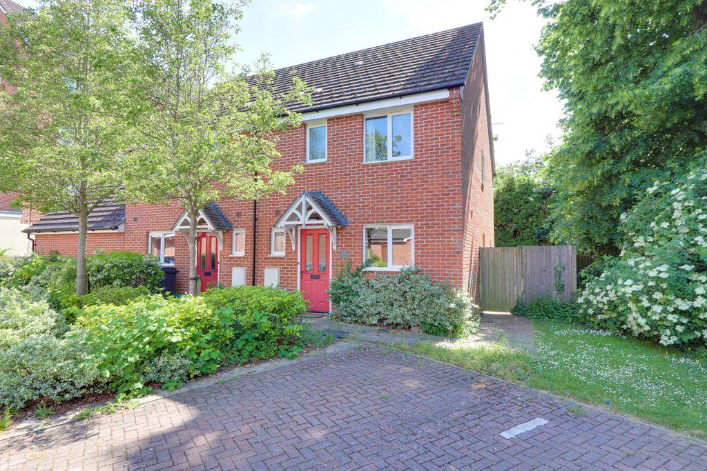 Skippetts Gardens, Basingstoke RG21 3BY 3 bed semidetached house £300,000