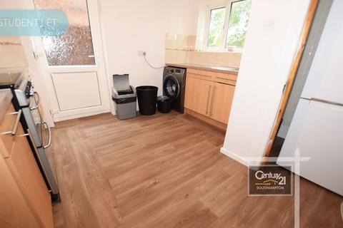 5 bedroom terraced house to rent, Tennyson Road, SOUTHAMPTON SO17