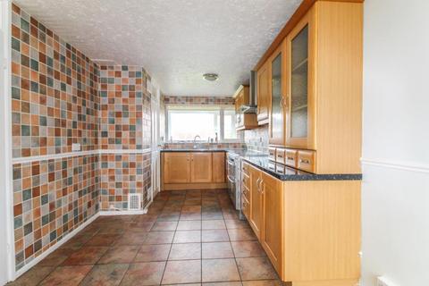 3 bedroom terraced house to rent, Winters Way, Waltham Abbey, Essex