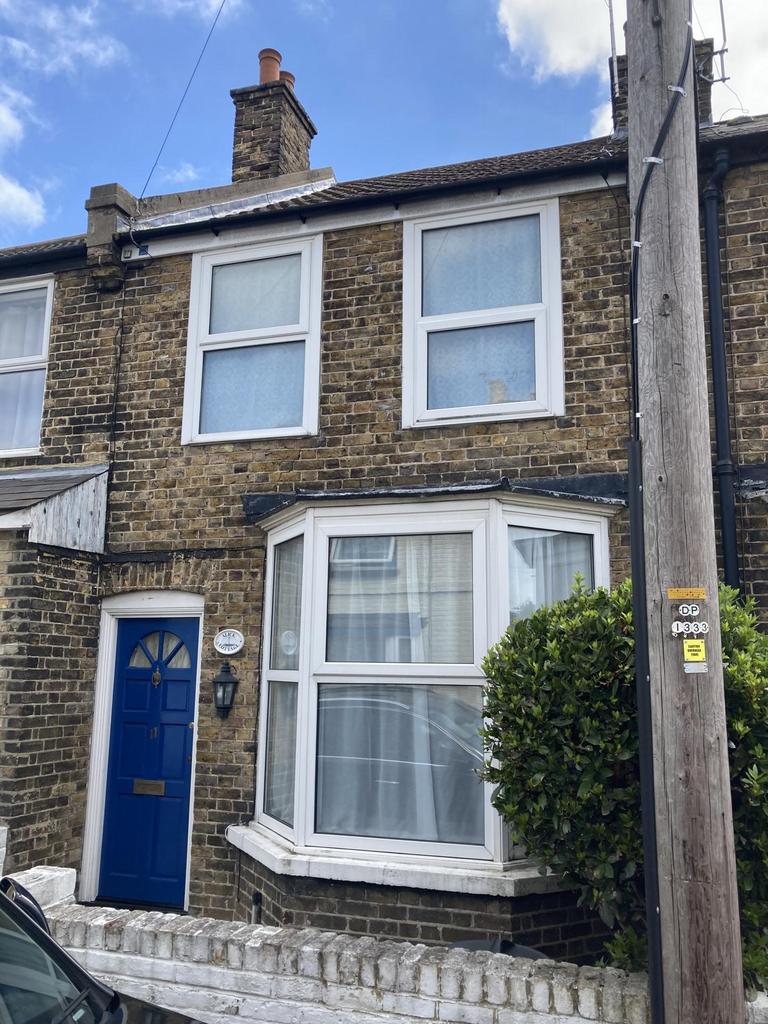 Clarendon Road, Broadstairs, CT10 2 bed terraced house £995 pcm (£230 pw)