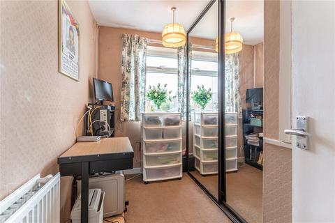 24 Arnside Avenue, Chadderton, Oldham, OL9 9DJ