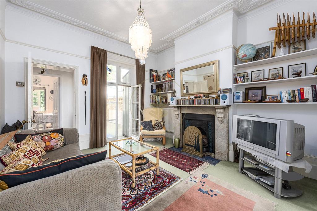 Ingham Road, West Hampstead, London, NW6 2 bed apartment £600,000