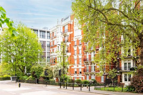 4 bedroom apartment for sale, Wellington Court, 116 Knightsbridge, London, SW1X