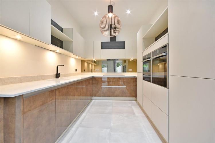 Ingham Road London NW6 4 bed house £4,000 pcm (£923 pw)