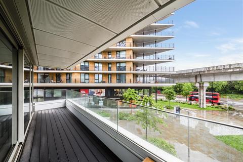 1 bedroom apartment to rent, Corsair House, Royal Wharf, London, E16