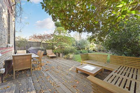 9 Layer Gardens, London, W3 9PR