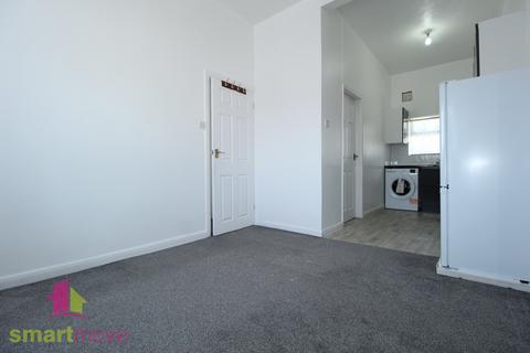 1 bedroom flat to rent, Pelham Road, Ilford