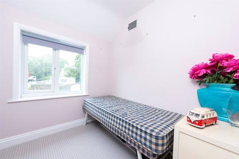 30 Barossa Road, Camberley, GU15 4JE