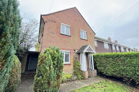 2 bedroom end of terrace house to rent, Oliver Whitby Road, Chichester