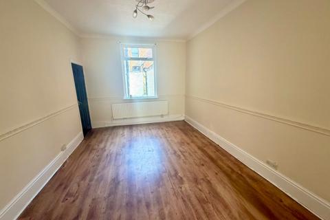 2 bedroom terraced house to rent, Princes Street, Bishop Auckland