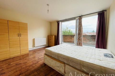 3 bedroom flat to rent, Sussex Way, Archway