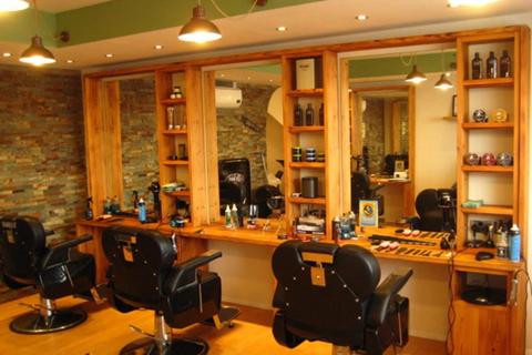Hairdresser and barber shop for sale, Leasehold Barbers & Ladies Hair Salon Located In Bude
