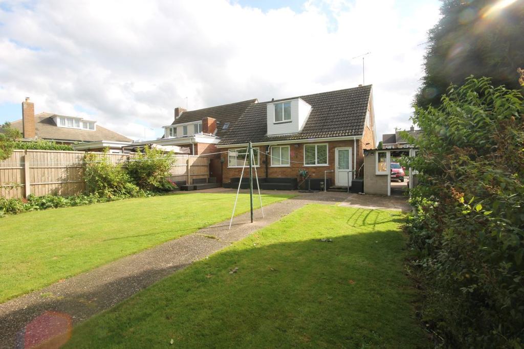 Churchill Road, Walsall, WS2 0AW 4 bed detached bungalow £69,000