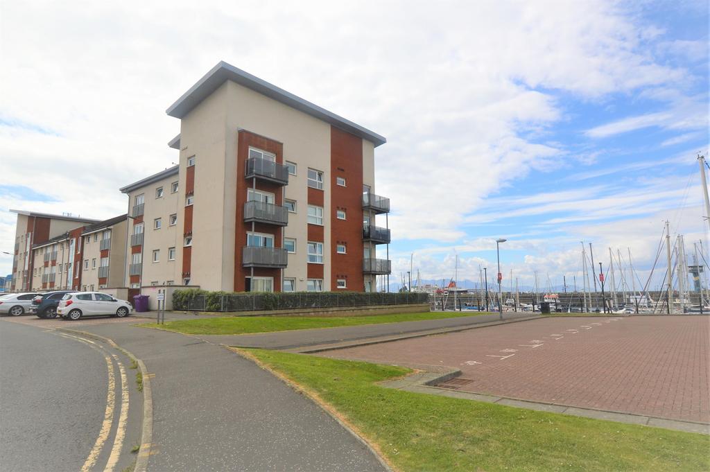 13 Dockers Gardens, ARDROSSAN, KA22 8GB 2 bed flat £88,000