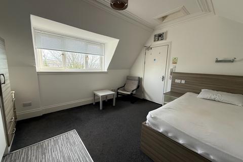 Studio to rent, Roseangle, West End, Dundee, DD1