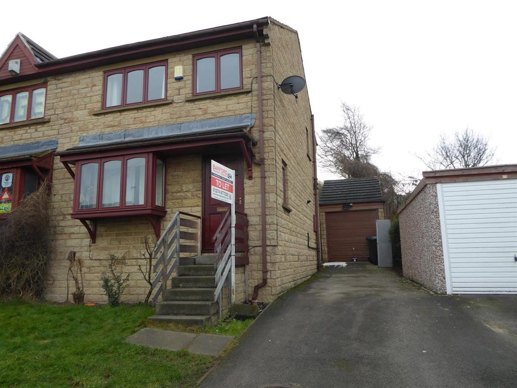 Briar Drive, Dewsbury 3 bed semidetached house £695 pcm (£160 pw)