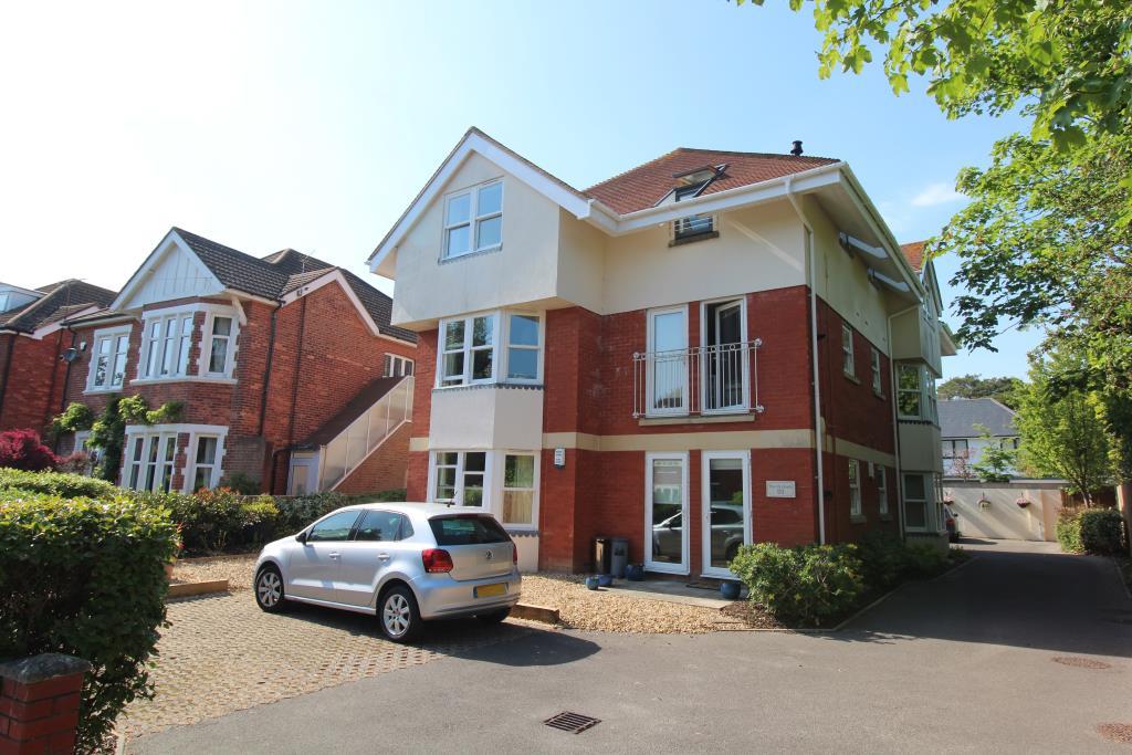 Flaghead Road, Canford Cliffs 3 bed apartment £1,500 pcm (£346 pw)