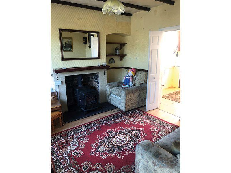 Bradley Lane, Bilston, WV14 8EP 3 bed semidetached house £50,000