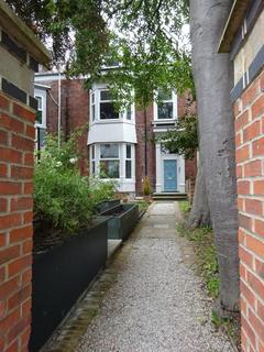 2 bedroom apartment to rent, 19 Thornhill Gardens, Sunderland