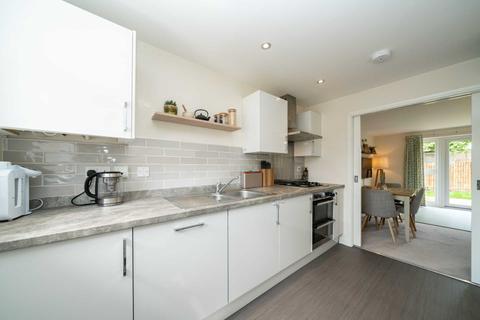 2 Bridgeview Close, Hemel Hempstead, HP3 9AD