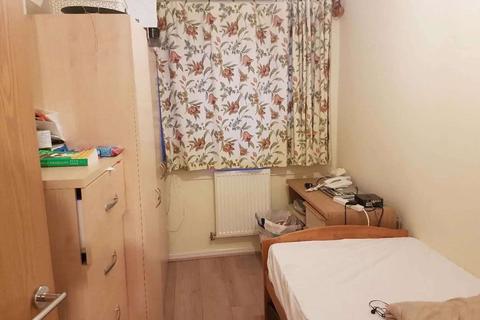 1 bedroom in a house share to rent - Morphou Road,Mill Hill