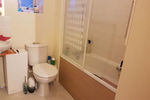 1 bedroom in a house share to rent, Morphou Road,Mill Hill