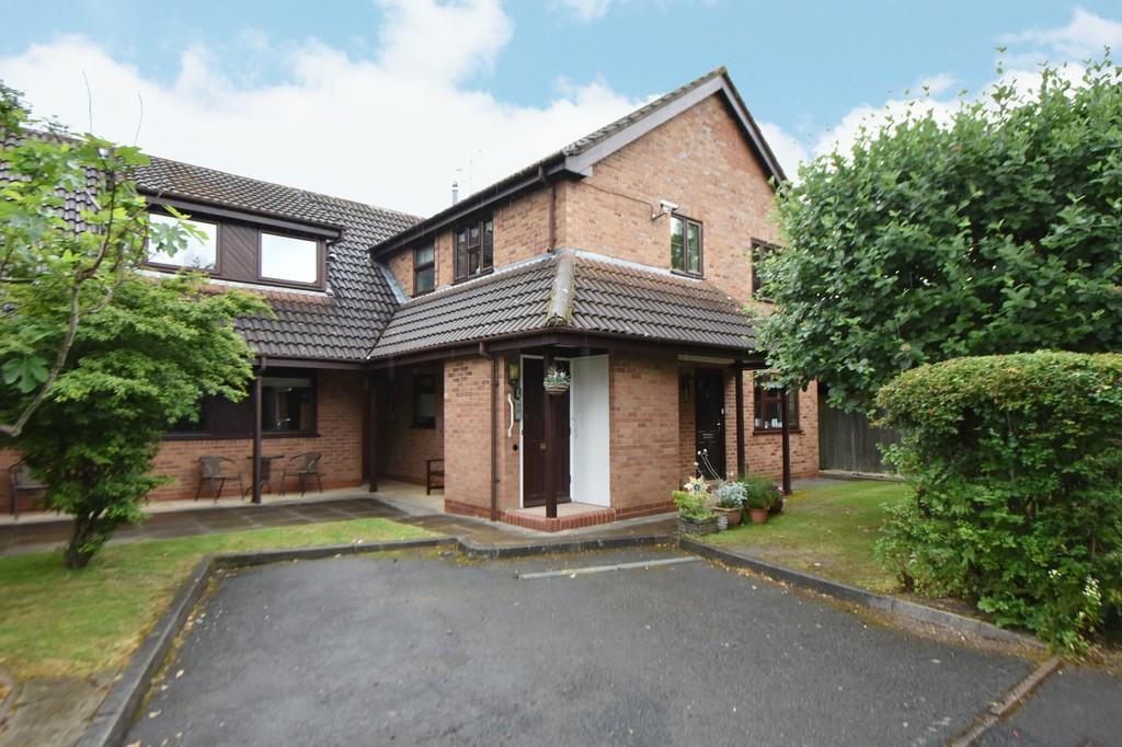 Portershill Drive, Shirley 2 bed £140,000