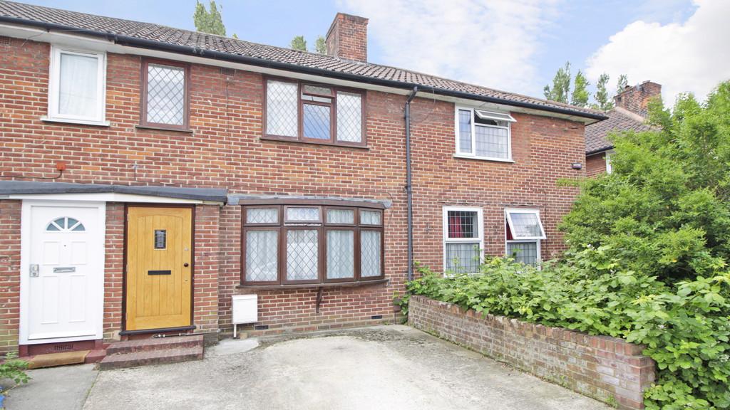 Charminster Road, Mottingham 2 bed terraced house £1,400 pcm (£323 pw)