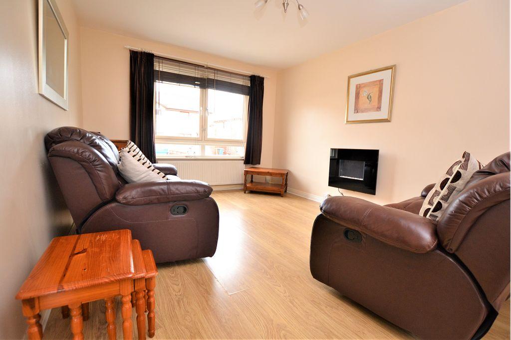 Ruthven Place, Edinburgh, EH16 5TU 3 bed semidetached house £200,000