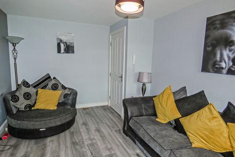 2 bedroom ground floor flat for sale - West Farm Mews, Blakelaw, Newcastle upon Tyne, Tyne and Wear, NE5 3UJ