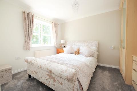 26 Holywell Close, Orpington, BR6 9XP