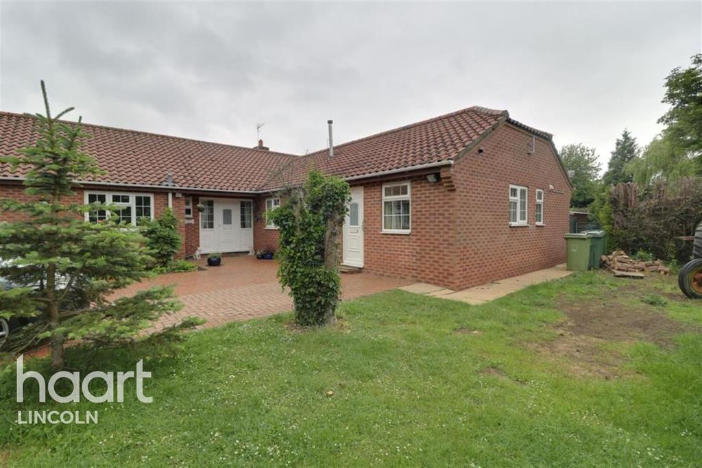 Lodge Lane, Nettleham 2 bed bungalow £750 pcm (£173 pw)