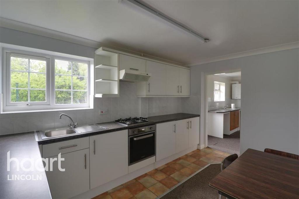 Lodge Lane, Nettleham 2 bed bungalow £750 pcm (£173 pw)
