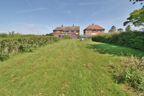 3 Dunstall Cross, Dunstall, Burton-on-trent, DE13 8BJ
