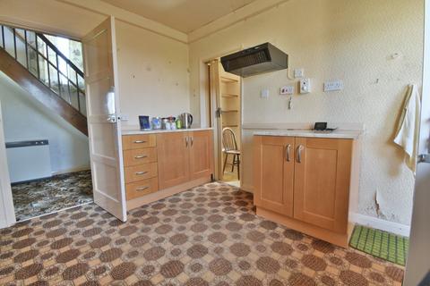 3 Dunstall Cross, Dunstall, Burton-on-trent, DE13 8BJ