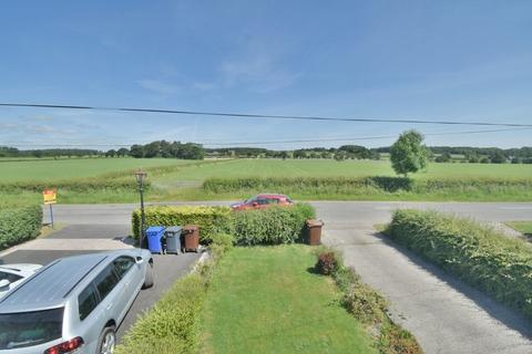 3 Dunstall Cross, Dunstall, Burton-on-trent, DE13 8BJ