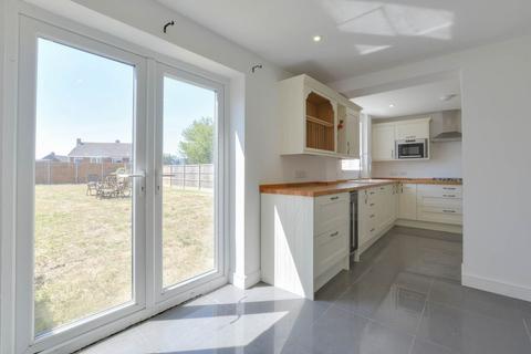 9 Avonvale Road, Trowbridge, BA14 8QS