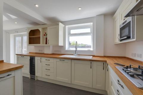 9 Avonvale Road, Trowbridge, BA14 8QS