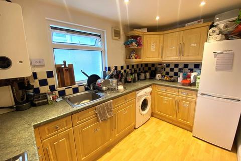 2 bedroom apartment to rent, Kings Road, Southsea