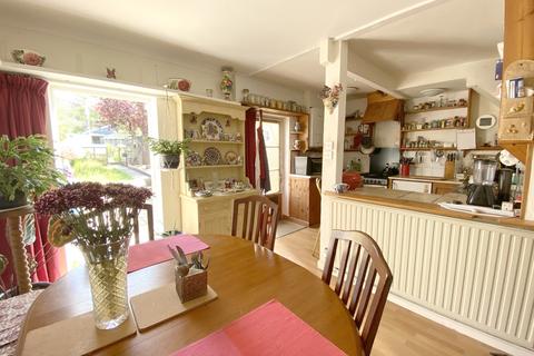 12 Bowyers Close, Glastonbury, BA6 9DA