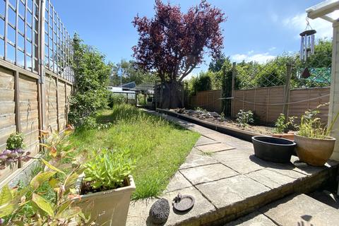 12 Bowyers Close, Glastonbury, BA6 9DA