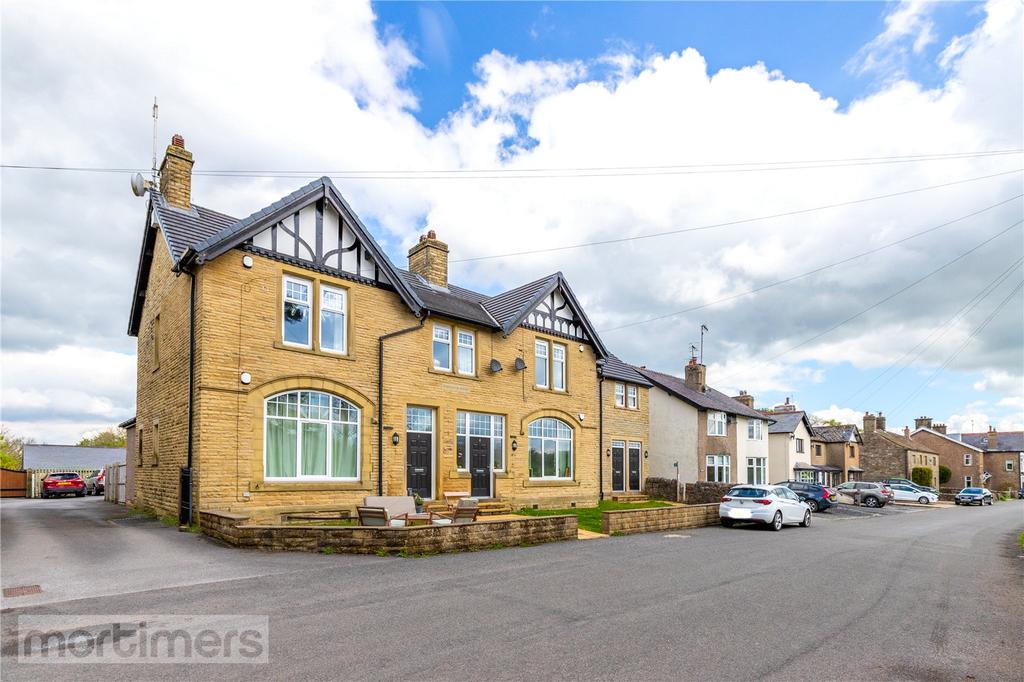 Rimington House, Rimington Lane... 4 bed apartment £239,950